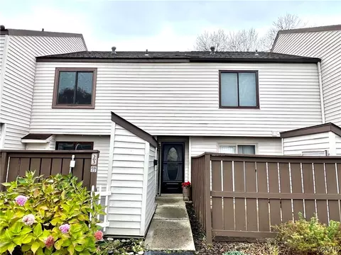 303 Barnstable Ct, Camillus, NY 13031