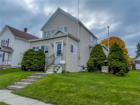 30 Catlin St, Auburn, NY 13021