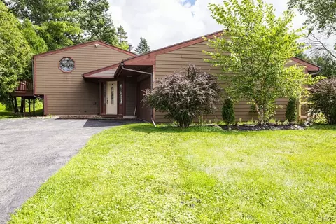 124 Sun Harbor Dr, Salina, NY 13088