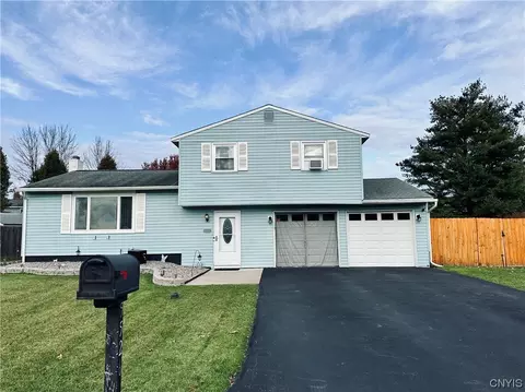 5526 Fortuna Pkwy, Clay, NY 13041