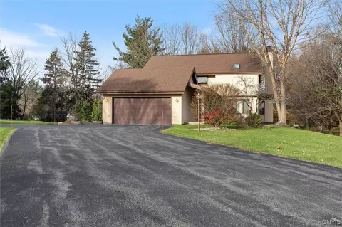 111 Cabot Cir, Camillus, NY 13031