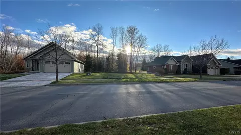 713 Settlers, Utica, NY 13502