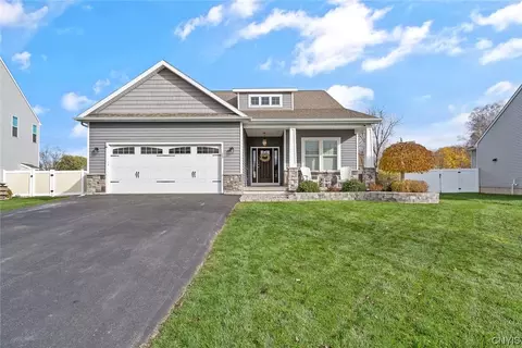 25 Naylor Cir, Van Buren, NY 13027