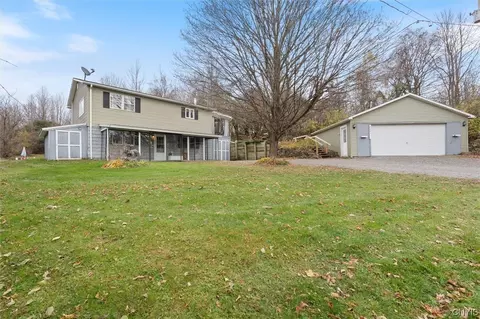 6000 Tiller Rd, Stockbridge, NY 13409