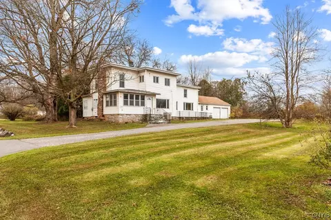 460 New Boston St, Lenox, NY 13032