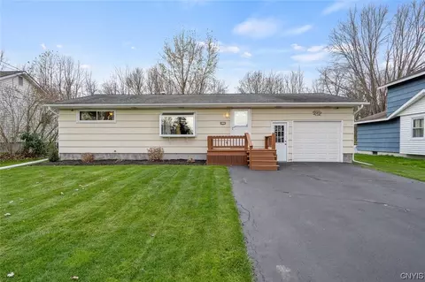 6175 Birchwood Rd, Syracuse, NY 13212