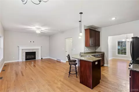 5868 Invincible Dr, Onondaga, NY 13078 photo 8