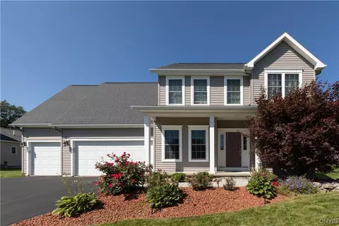 5868 Invincible Dr, Onondaga, NY 13078 photo 2