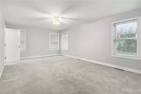 5868 Invincible Dr, Onondaga, NY 13078 photo 22
