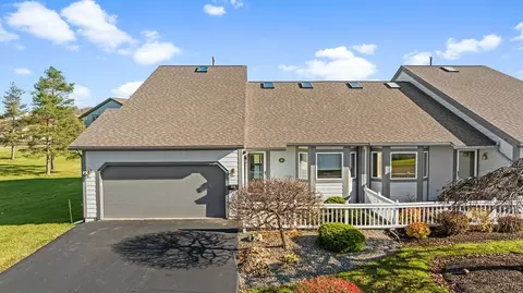 218 Summerhaven Dr S, East Syracuse, NY 13057
