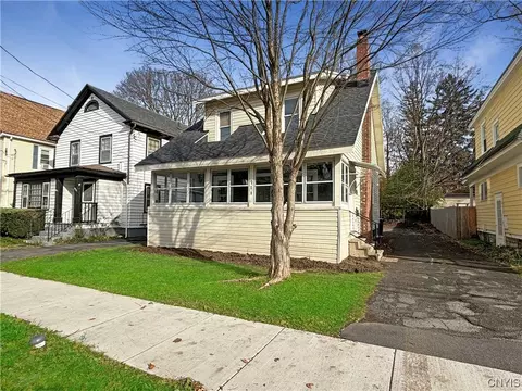 711 Seeley Rd, Syracuse, NY 13224