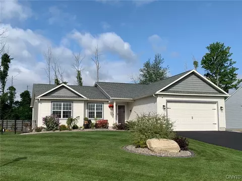 8649 Cobalt Dr, Cicero, NY 13039