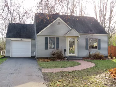 105 Crafton Ave, Syracuse, NY 13207