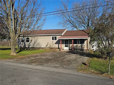 6947 W South St, Westmoreland, NY 13490
