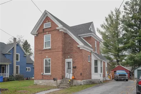 42 Prospect St, Gouverneur, NY 13642