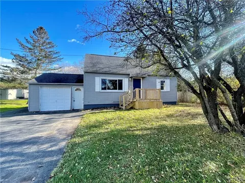 4878 Bear Rd, Clay, NY 13088