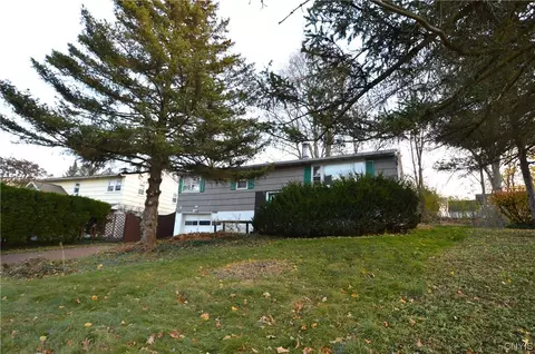 107 Kimberly Dr W, Syracuse, NY 13219