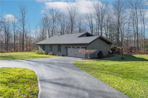 95 Parish Woods Rd, Parish, NY 13131