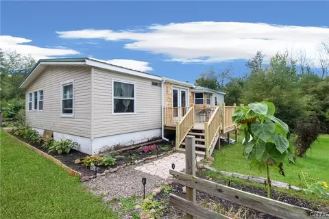 9241 Pump Rd, Brutus, NY 13080