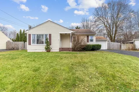 206 Ridgewood Dr, North Syracuse, NY 13212