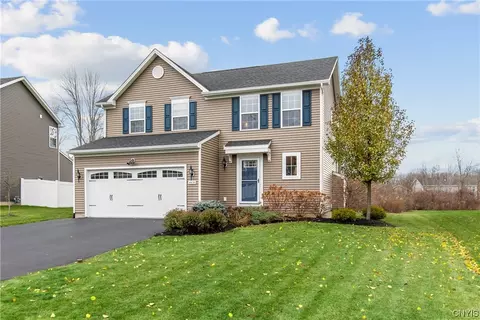 4434 Pace Ln, Clay, NY 13041