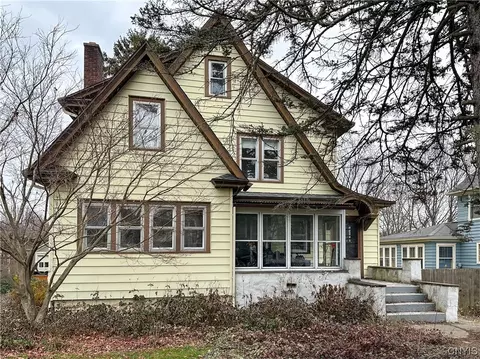 111 Ramsey Ave, Syracuse, NY 13224