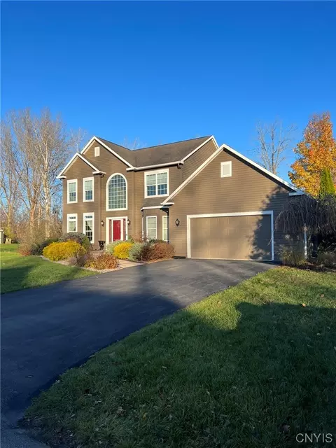 8860 Lombardi Dr, Cicero, NY 13039
