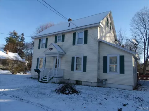4 Floral Ave, Cortland, NY 13045
