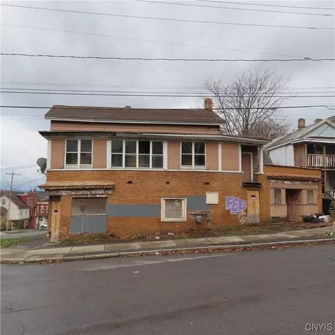 215 Isabella St, Syracuse, NY 13208