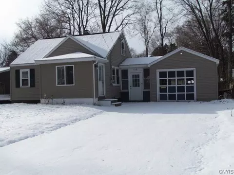116 Maple Manor Dr, Syracuse, NY 13212