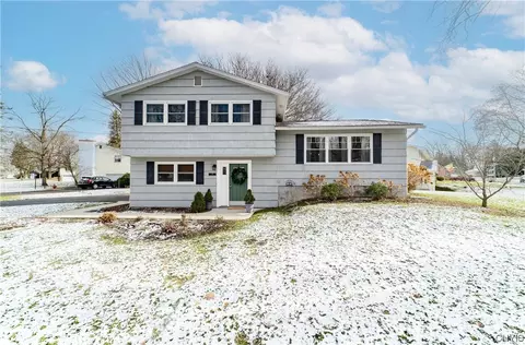 45 Bayberry Cir, Clay, NY 13090