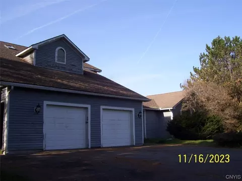 2729 Sweet Rd, Jamesville, NY 13078