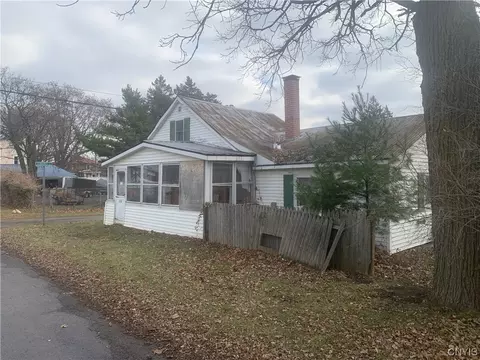 111 W South St, Ogdensburg, NY 13669