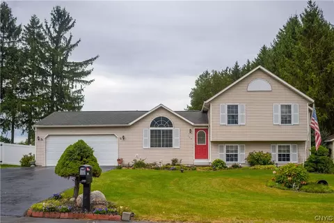 109 Lakewood Pines Trl, Geddes, NY 13209