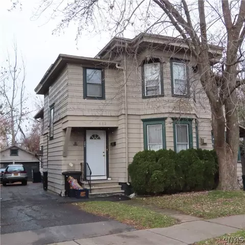 402 W Yates St, East Syracuse, NY 13057