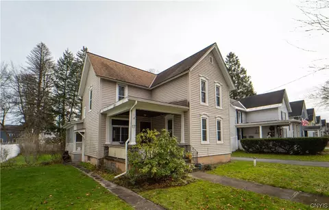 17 Pearl St, New Hartford, NY 13413