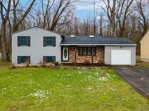 7242 Lakeshore Road Rd, Cicero, NY 13039