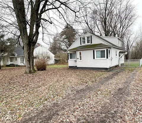6 Curtis Ave, Lysander, NY 13027