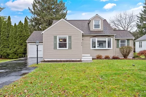 216 Orchard Dr W, Salina, NY 13212
