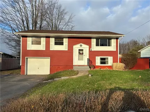 7891 Walnut Pl, Clay, NY 13090