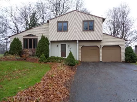 211 Golfcrest Cir, Van Buren, NY 13027