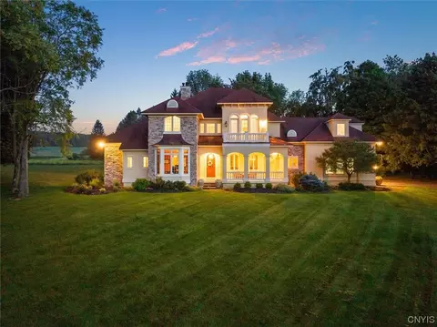 306 Georgetown Sq, Kirkland, NY 13323