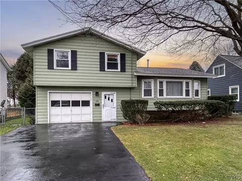 105 Rose Ln, Camillus, NY 13219