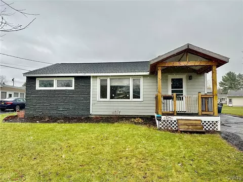 104 Cole Rd, East Syracuse, NY 13057