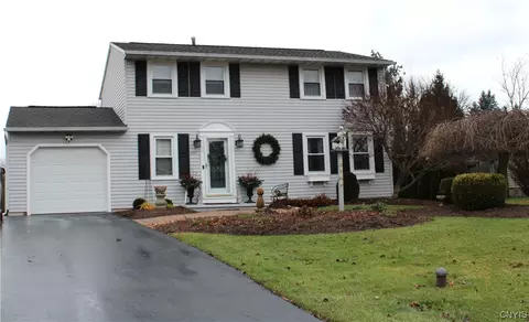 6255 Welland Ln, Cicero, NY 13039