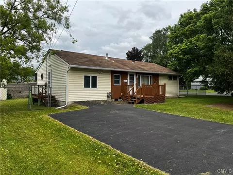 108 Florida Rd S, Salina, NY 13211