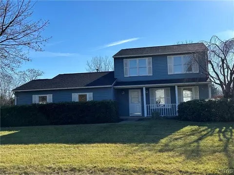 7050 Red Sea Dr, Cicero, NY 13039