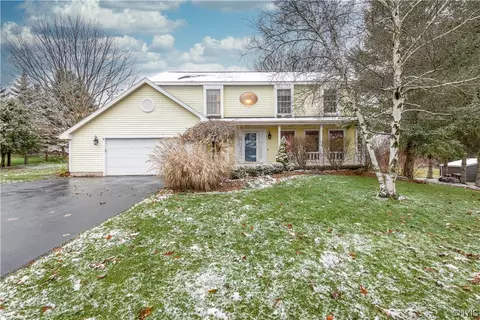 4933 Tinderbox Cir, Manlius, NY 13104