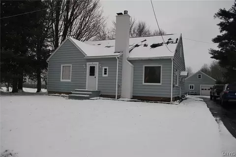 8 Davis St, Mexico, NY 13114