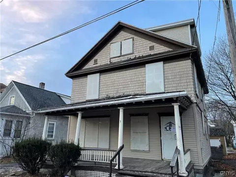3 Hill Pl, Oneonta, NY 13820